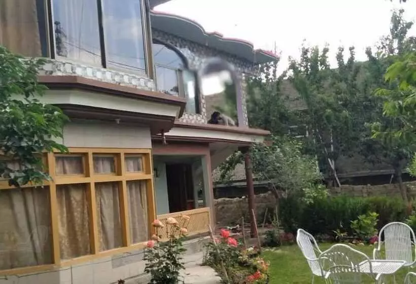 پانسیون Ilyasin Guest House