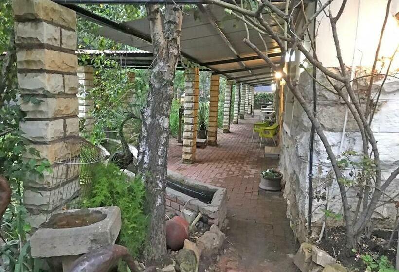 膳宿费 The Victoria House