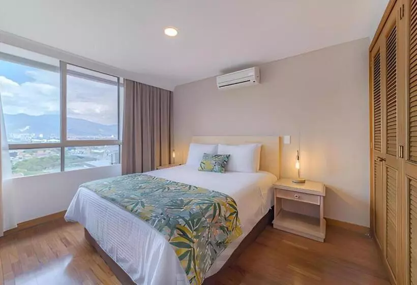 Alcazar De Oviedo By Ee Hoteles