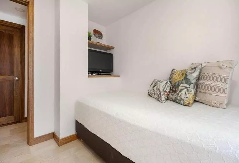 Alcazar De Oviedo By Ee Hoteles