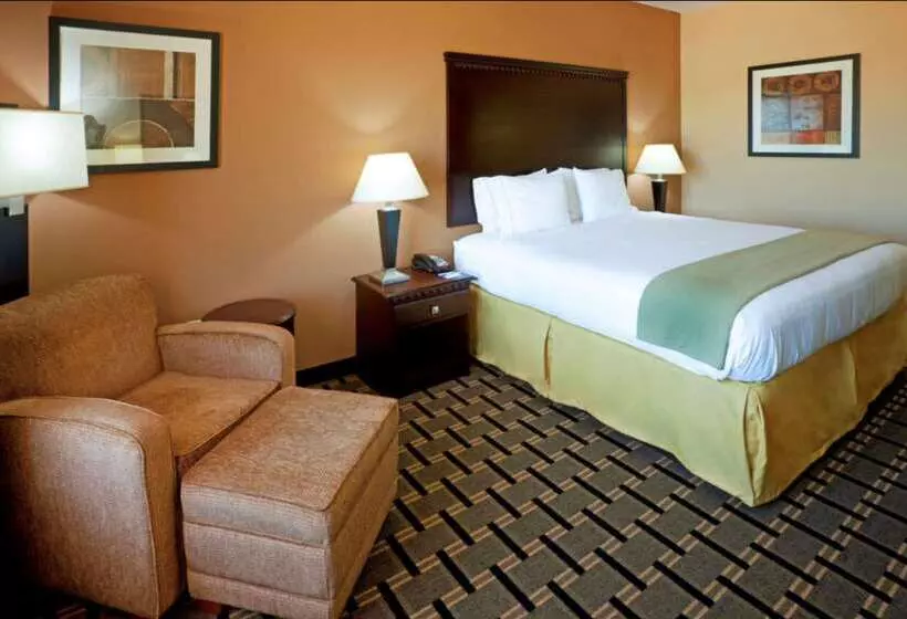 Отель Comfort Inn & Suites Dallas Medicalmarket Center