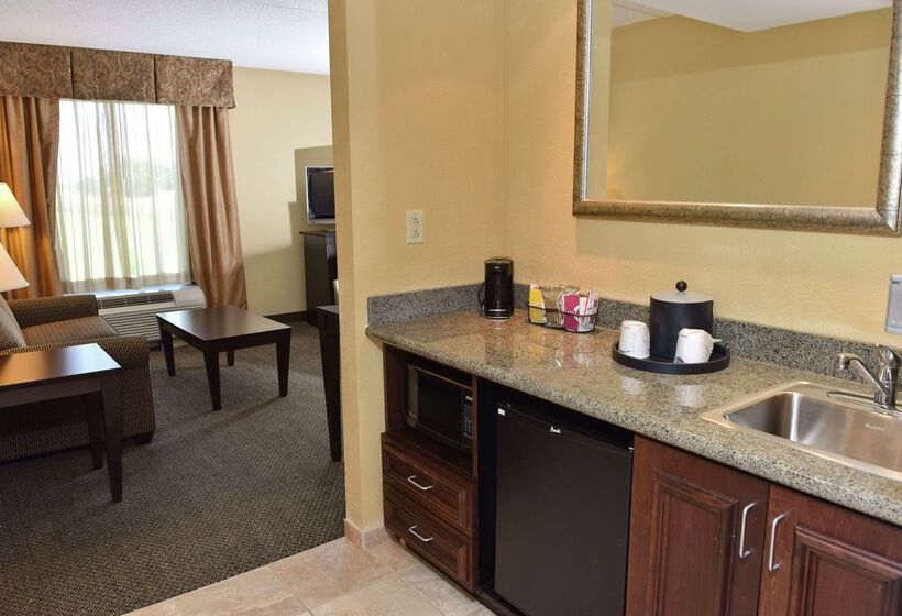 فندق Hampton Inn & Suites Alexandria