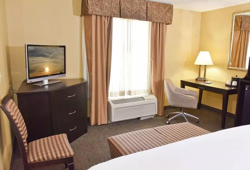 هتل Hampton Inn & Suites Alexandria