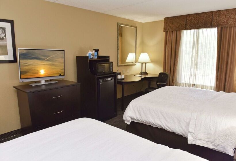 فندق Hampton Inn & Suites Alexandria