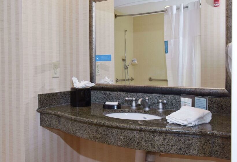 فندق Hampton Inn & Suites Alexandria