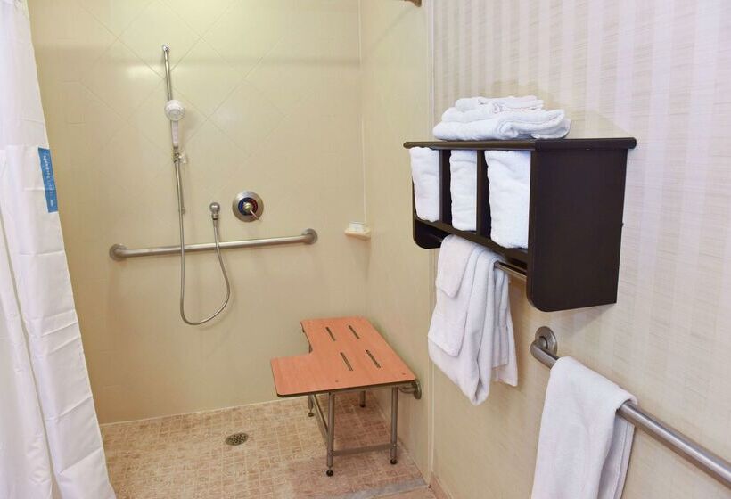 فندق Hampton Inn & Suites Alexandria