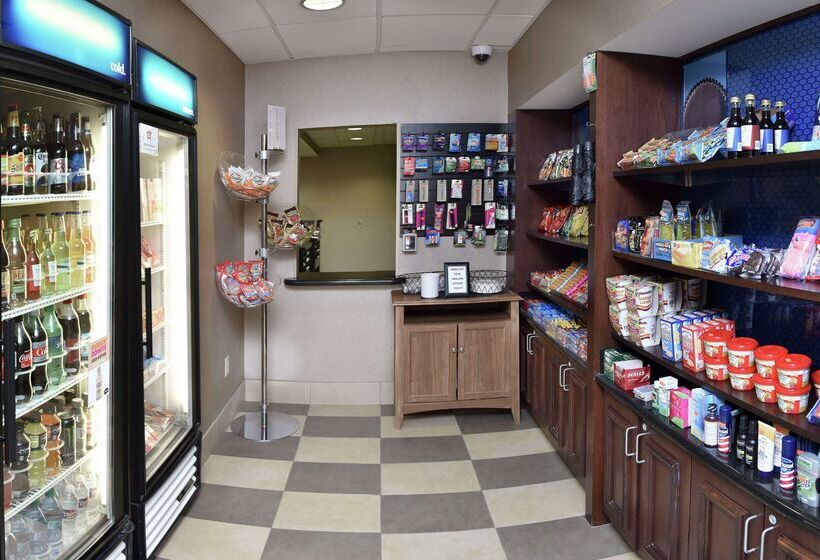 فندق Hampton Inn & Suites Alexandria