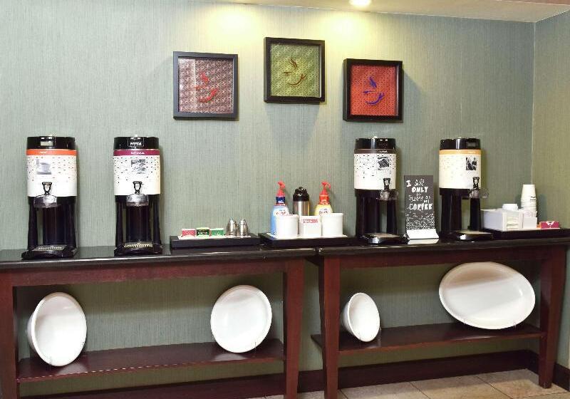 فندق Hampton Inn & Suites Alexandria