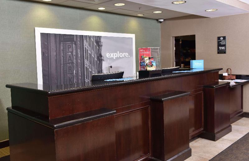 فندق Hampton Inn & Suites Alexandria