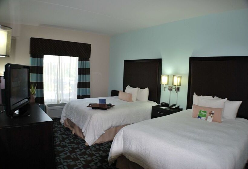 בית מלון כפרי Hampton Inn & Suites Nashville @ Opryland