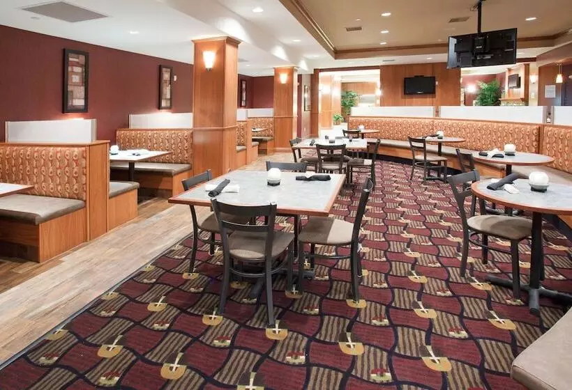 Holiday Inn Hotel & Suites Grand Junction Airport, An Ihg