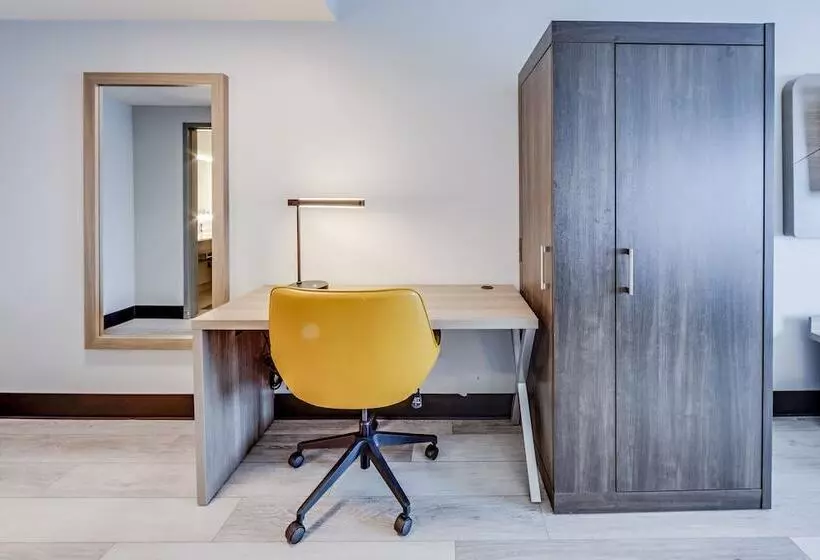 Holiday Inn Express Hotel & Suites Ohio State University  Osu Medical Center, An Ihg