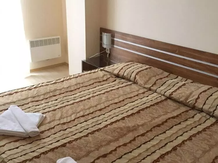 בית מלון כפרי Perelik Palace