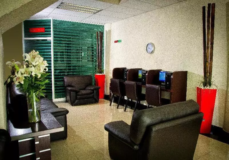 Отель Portonovo Plaza Centro