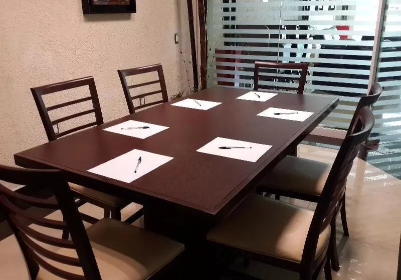 Отель Portonovo Plaza Centro