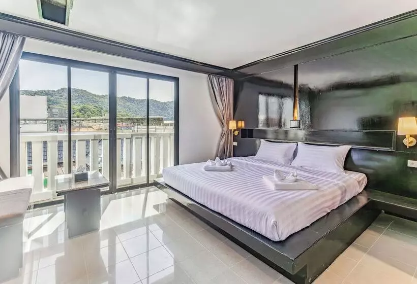 Hotelli Rattana Beach