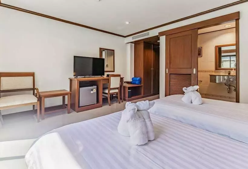Hotelli Rattana Beach
