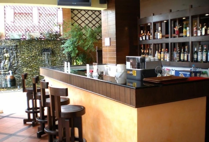 فندق Rattana Beach