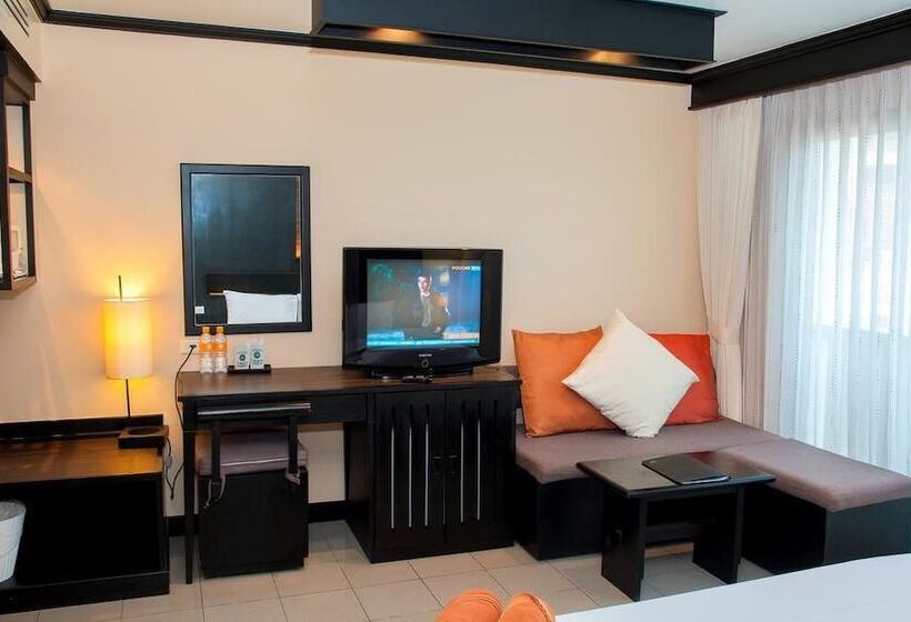 فندق Rattana Beach