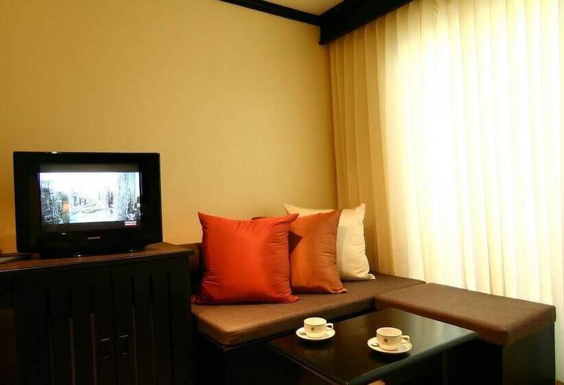 فندق Rattana Beach