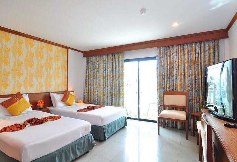 فندق Rattana Beach