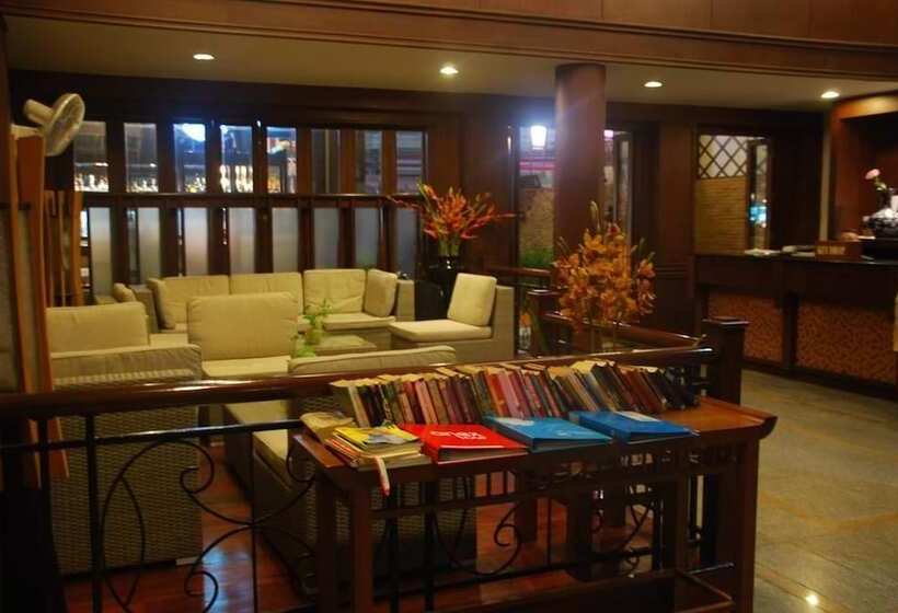 فندق Rattana Beach