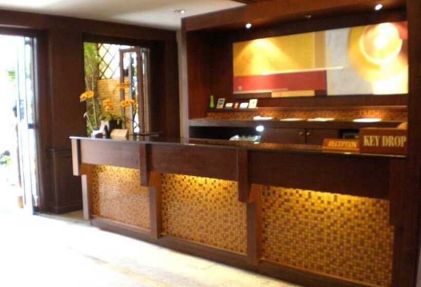 فندق Rattana Beach