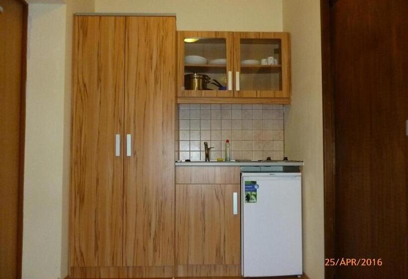 ベッドアンドブレックファースト Mátraházai üdülőház