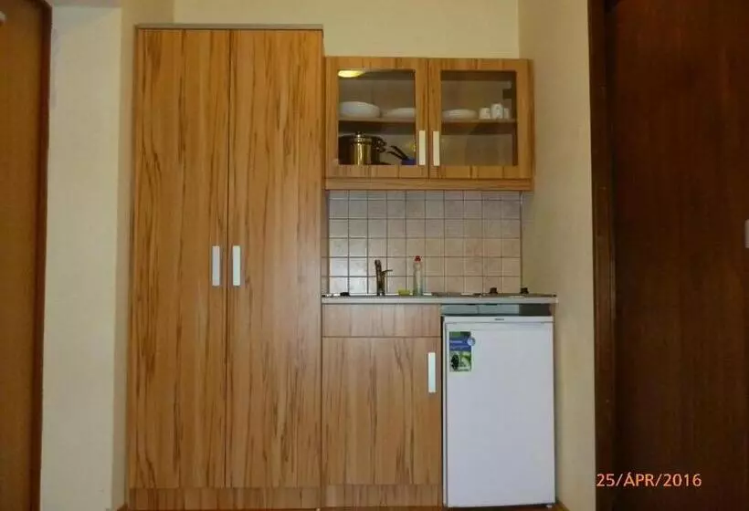 Aamiaismajoitus (B&B) Mátraházai üdülőház