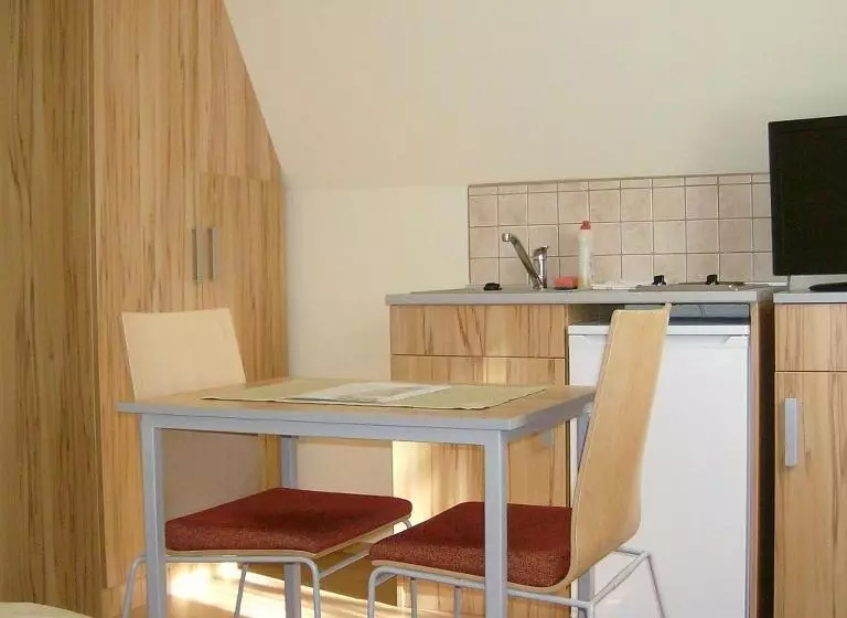 Aamiaismajoitus (B&B) Mátraházai üdülőház