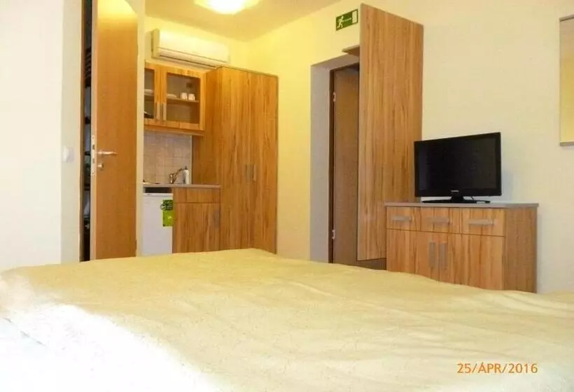 Aamiaismajoitus (B&B) Mátraházai üdülőház