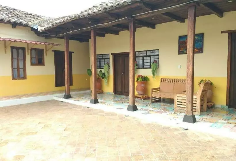 ホテル De Las Flores