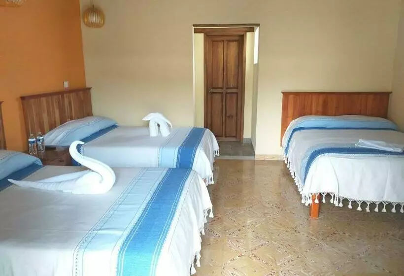 ホテル De Las Flores