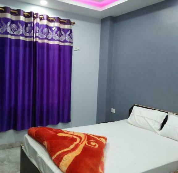 호텔 Sunaina International