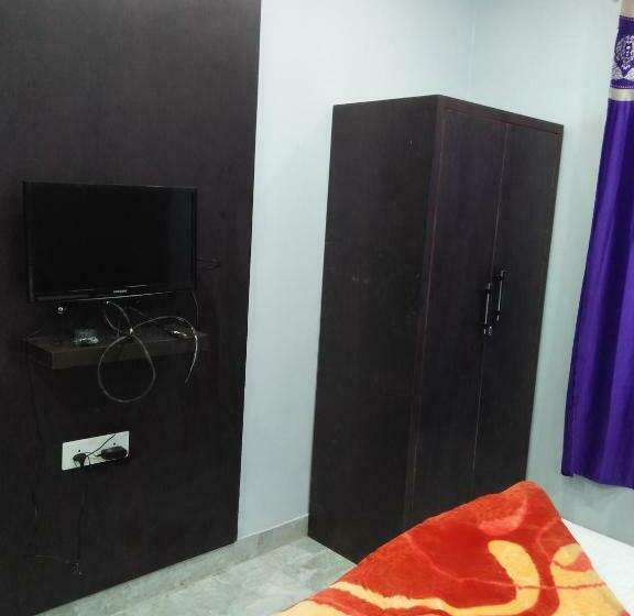 호텔 Sunaina International