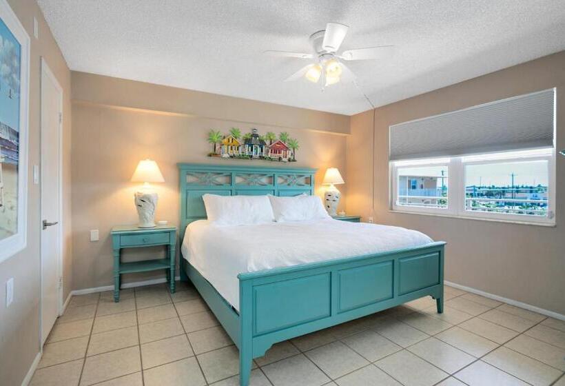 Paradise Beach Club Oceanfront And Penthouse