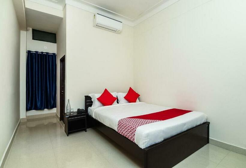 Hotel Super Collection O Jagadamba Junction Near Beach Road