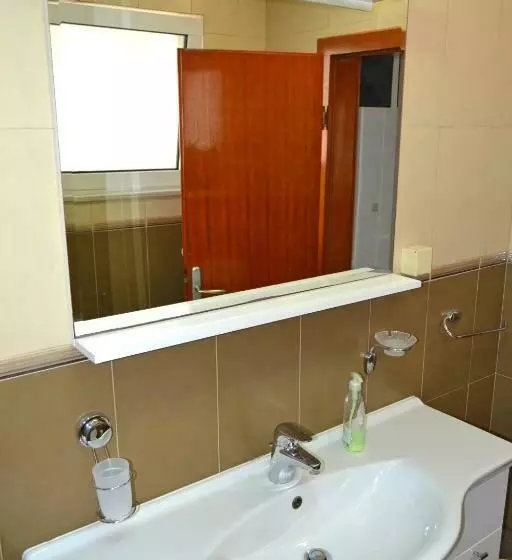 تختخواب و صبحانه Tivat Apartments
