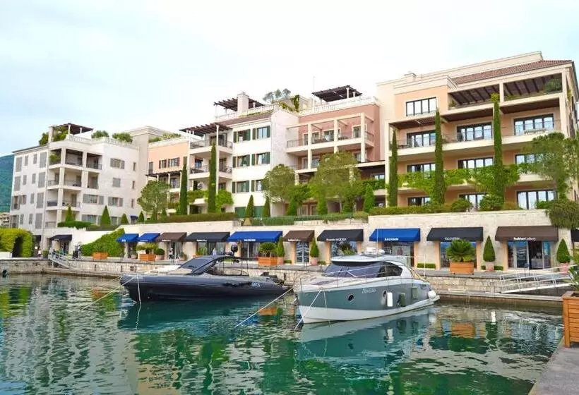 تختخواب و صبحانه Tivat Apartments