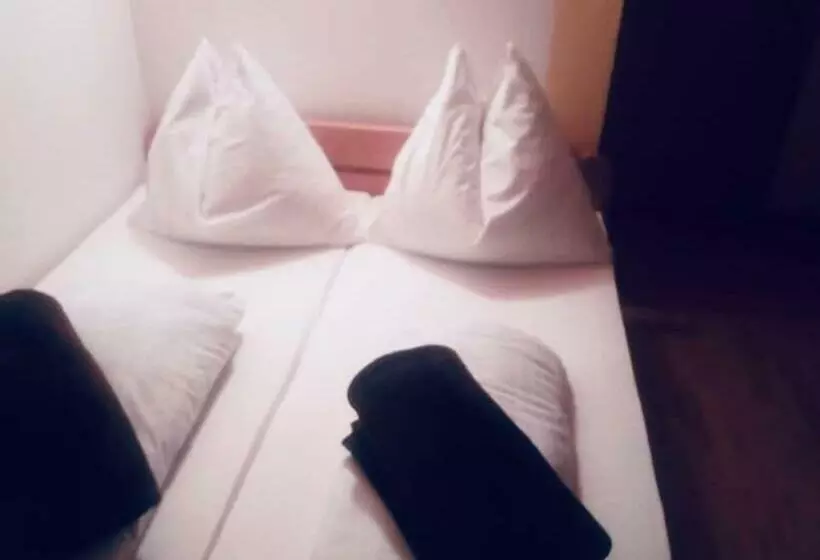 Omladinski Hotel Rostovo