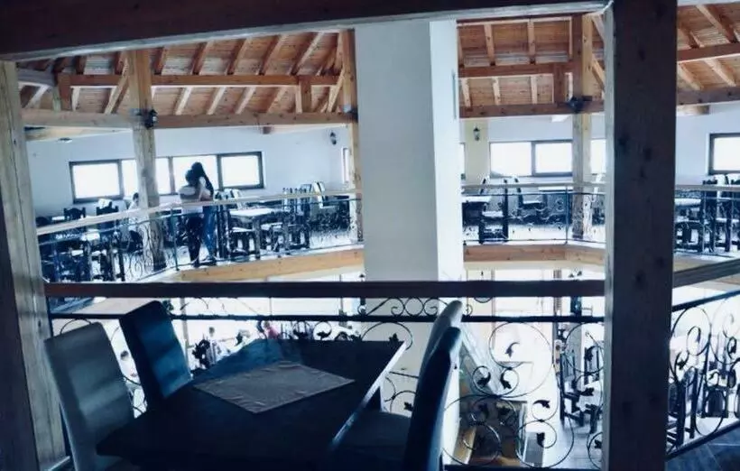 Omladinski Hotel Rostovo