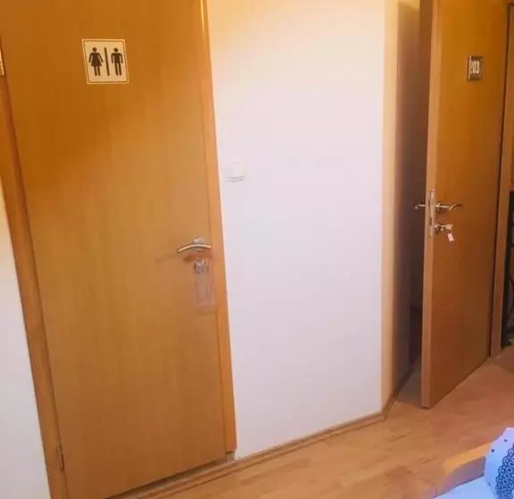 Omladinski Hotel Rostovo