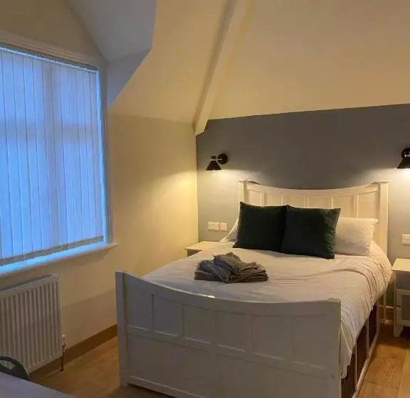 Retkeilymaja Hq Pencadlys