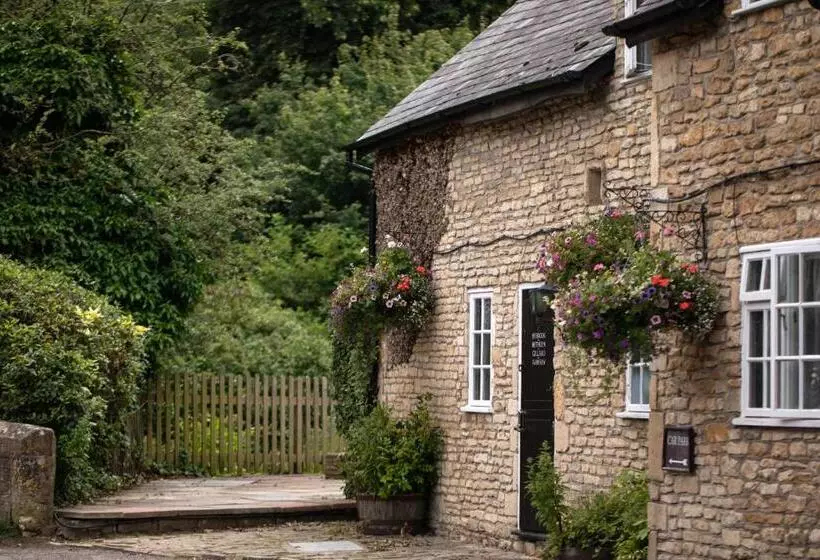 ホテル The White Hart Ford