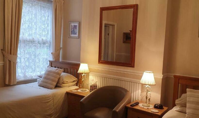 بنسيون The Limes