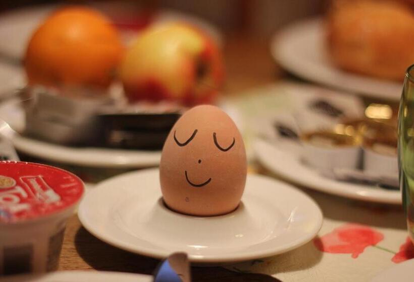 ペンション Weinstube Bycastors