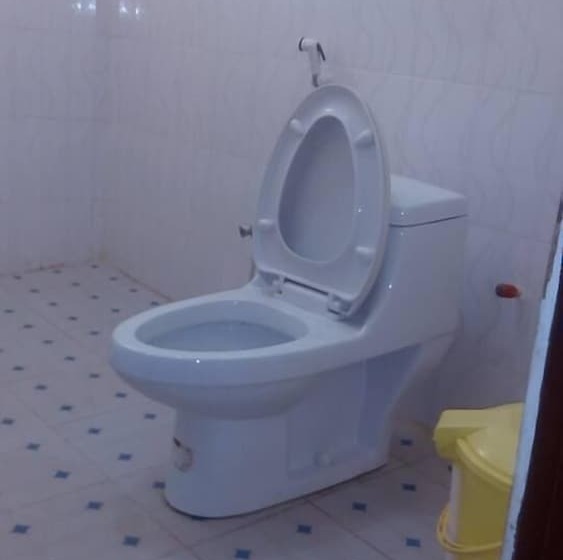 هتل West East Lodge