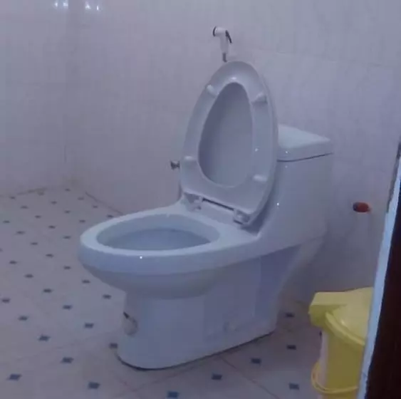 هتل West East Lodge