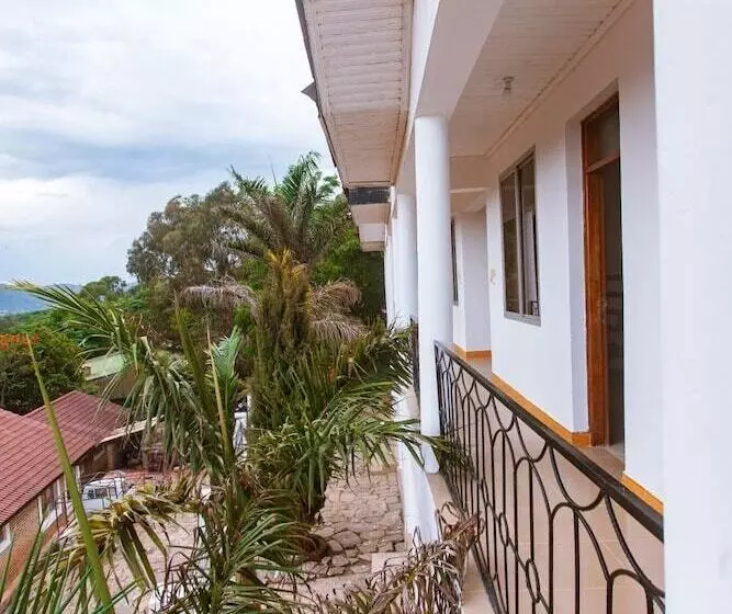 هتل Wilolesi Hilltop