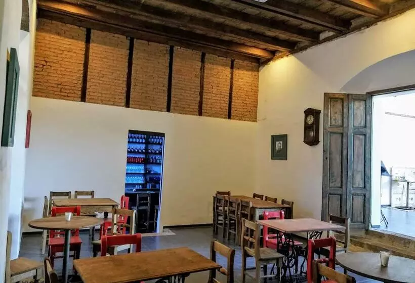 پانسیون Xela Columbus Guest House